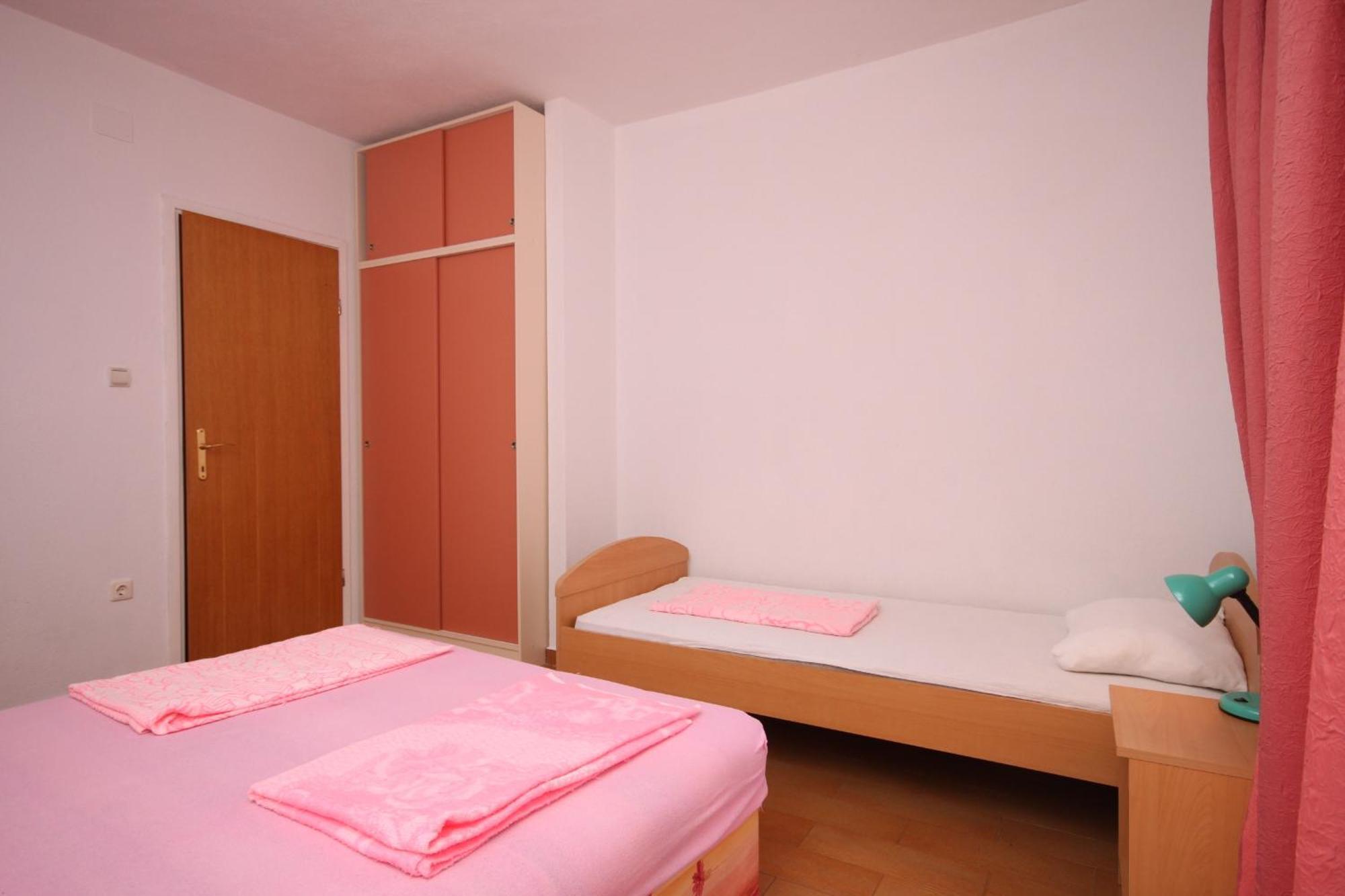 Apartments With A Parking Space Zivogosce - Porat, Makarska - 6700 Igrane Szoba fotó